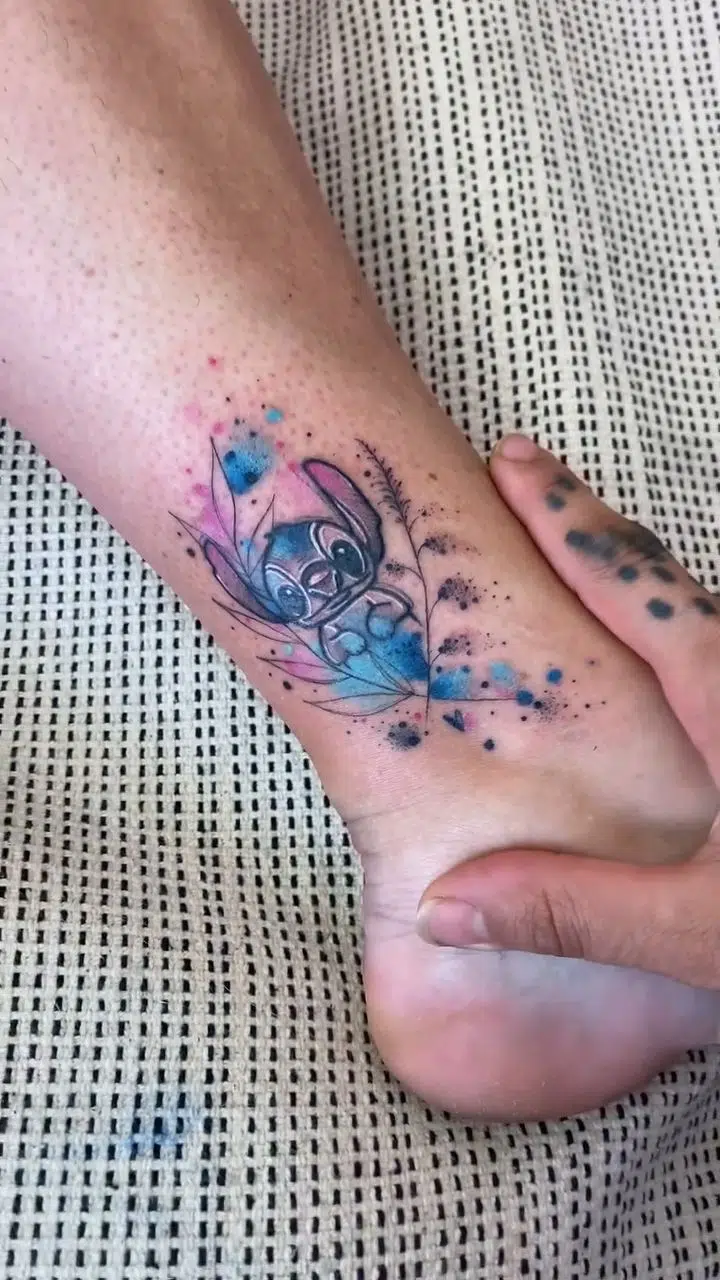 Tetování postavička z filmů a pohádek Stitch na kotník