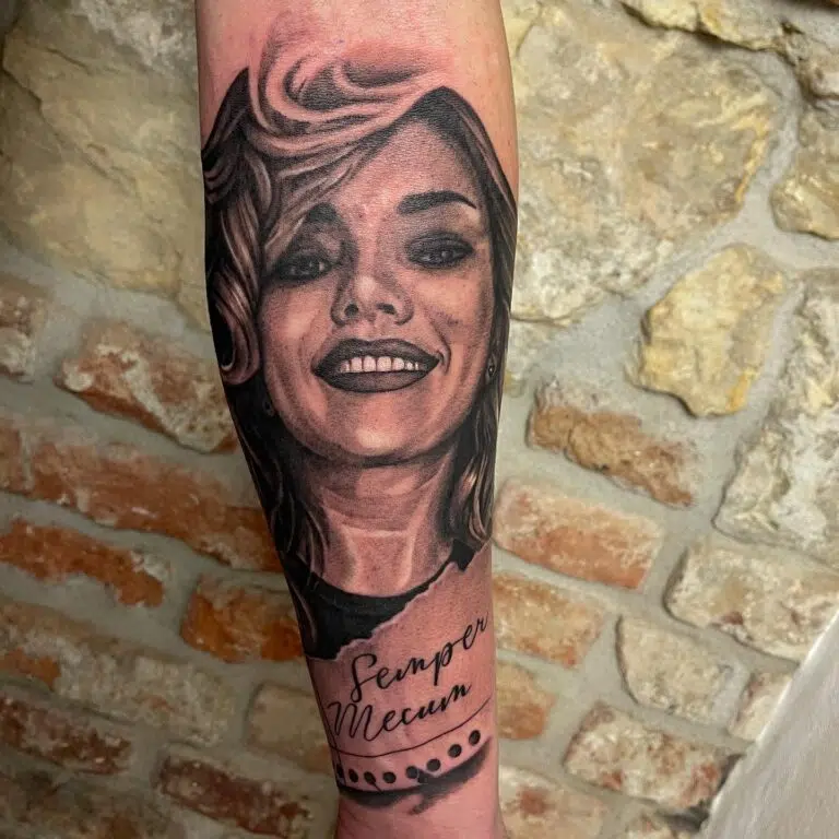 Tetování žena na předloktí
