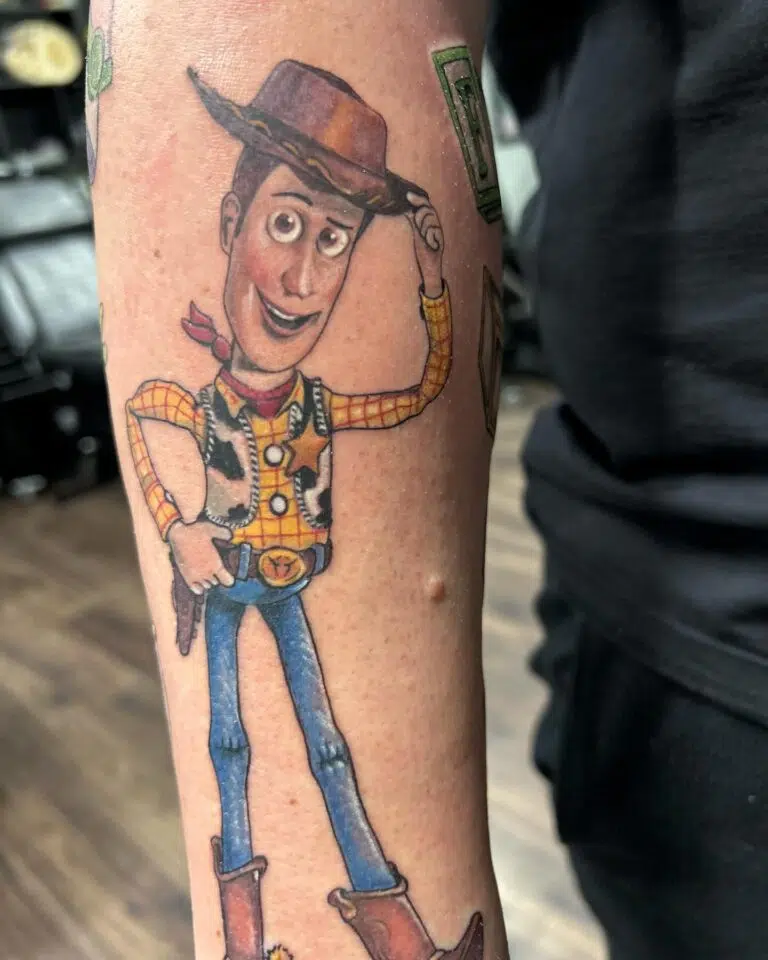 Tetování z filmů a pohádek Toy Story, postavička na předloktí