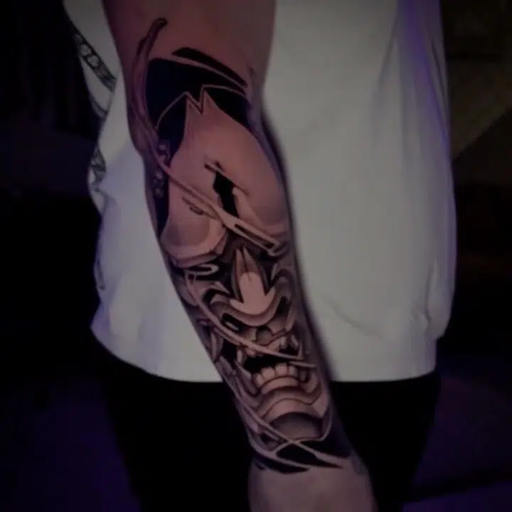 Tetování hannya maska na předloktí
