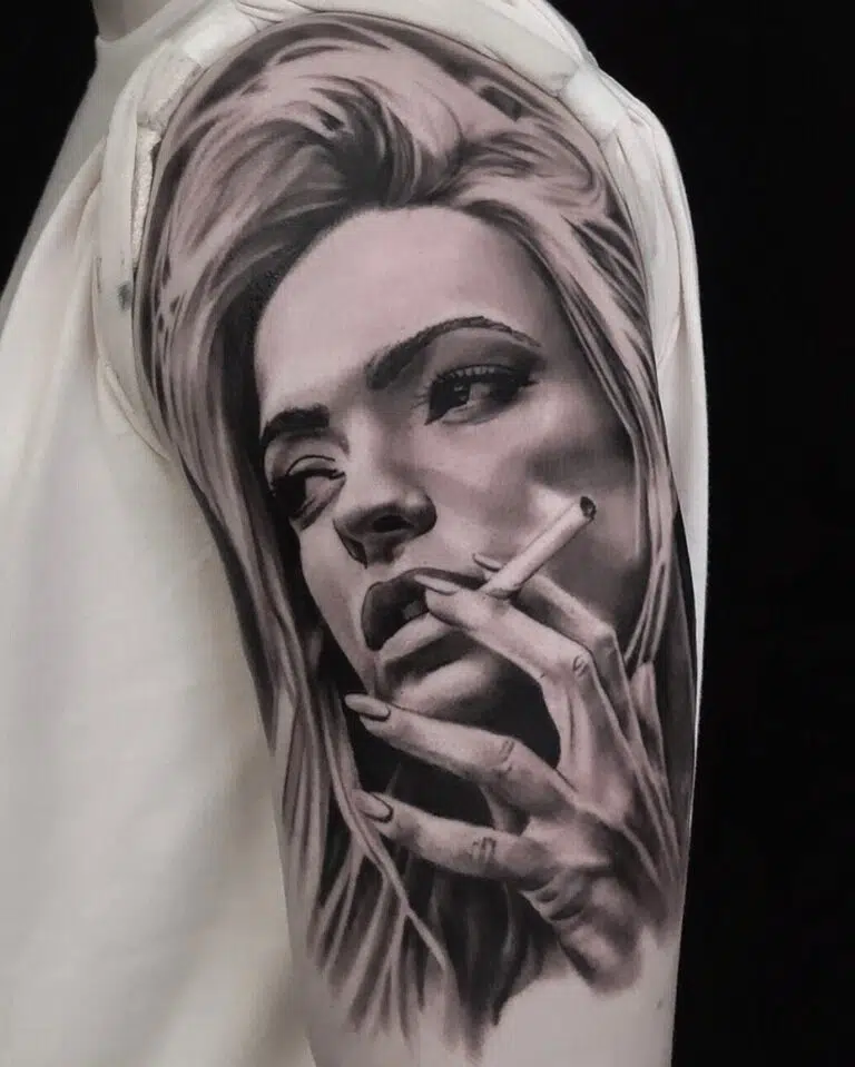 Tetování žena na rameno