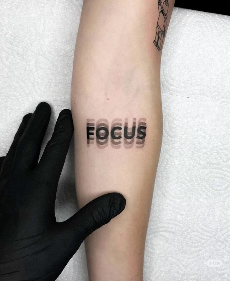 Rozmazaný nápis fokus.