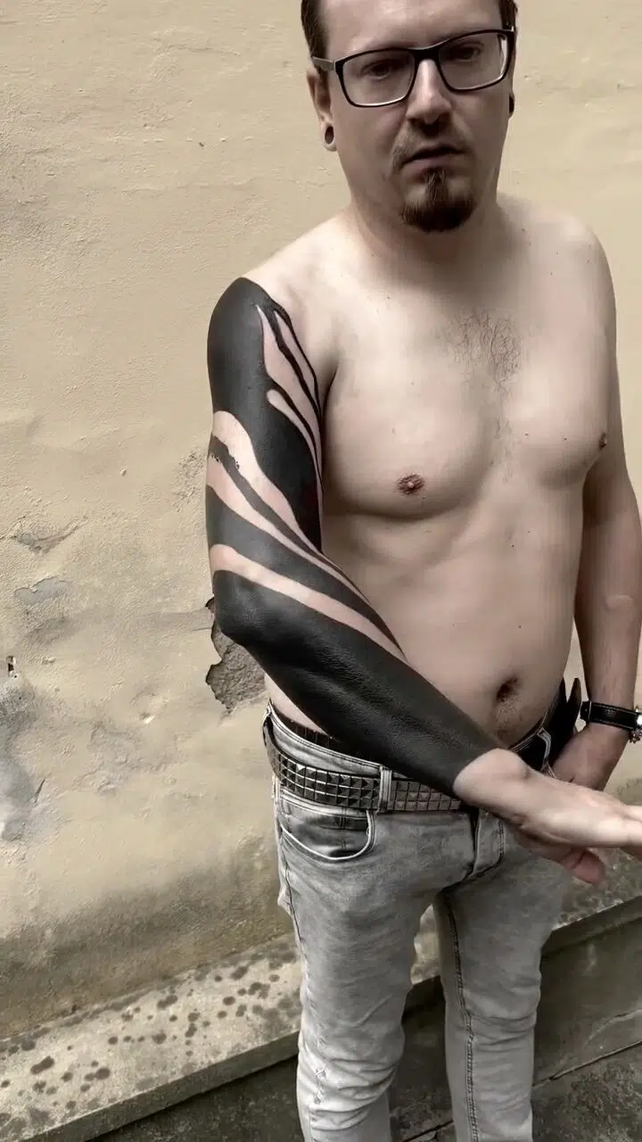 Tetování čáry, pruhy, rukáv