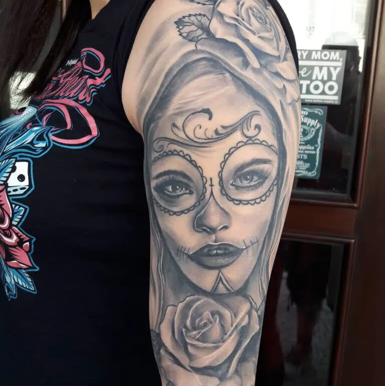 Tetování žena Muerte na rameno