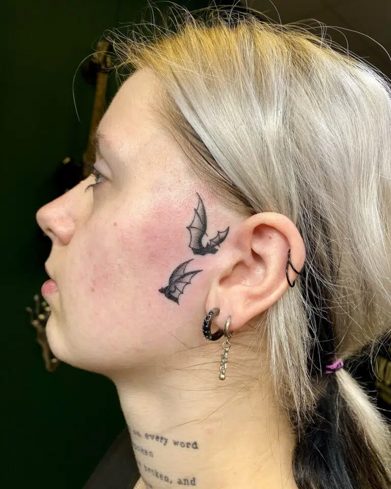 Tetování zvířata, netopýři na obličeji