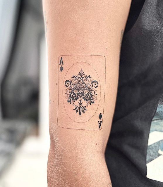 Tetování šťastné karty.