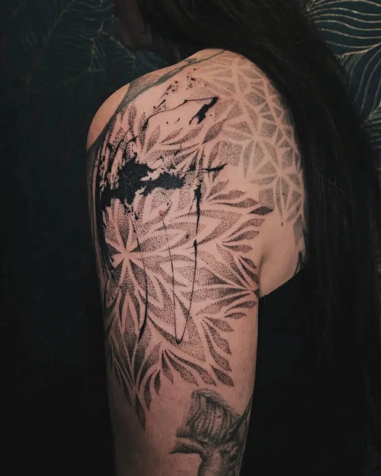 Tetování mandala na rameno