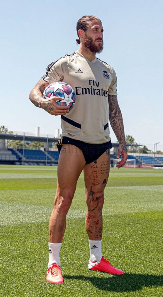 Sergio Ramos fotbalista s tetováními.
