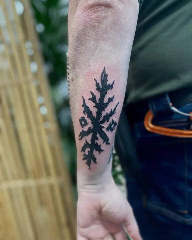 Tetování ornament na předloktí