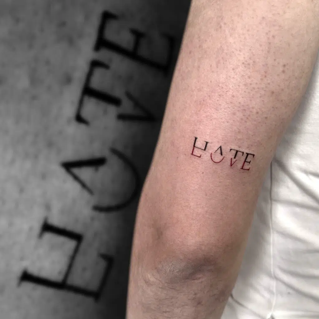 Tetování nápis na loket