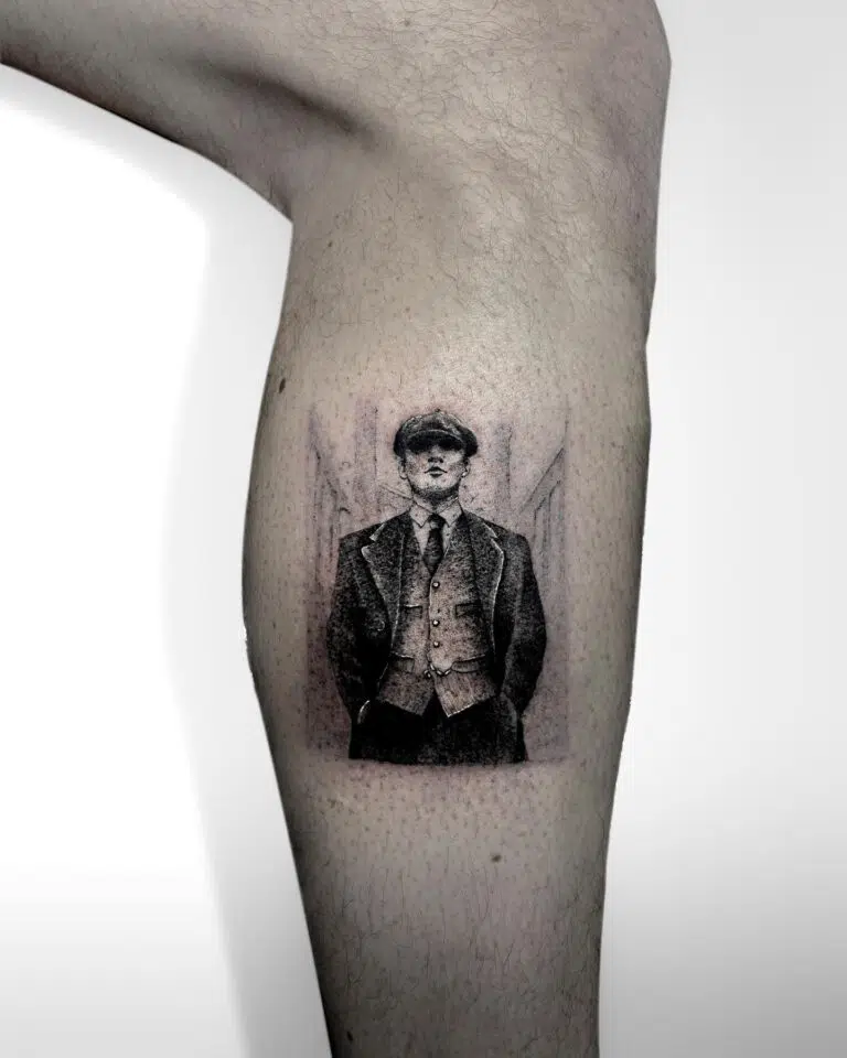 Tetování z filmů a pohádek Peaky and Blinders na lýtko