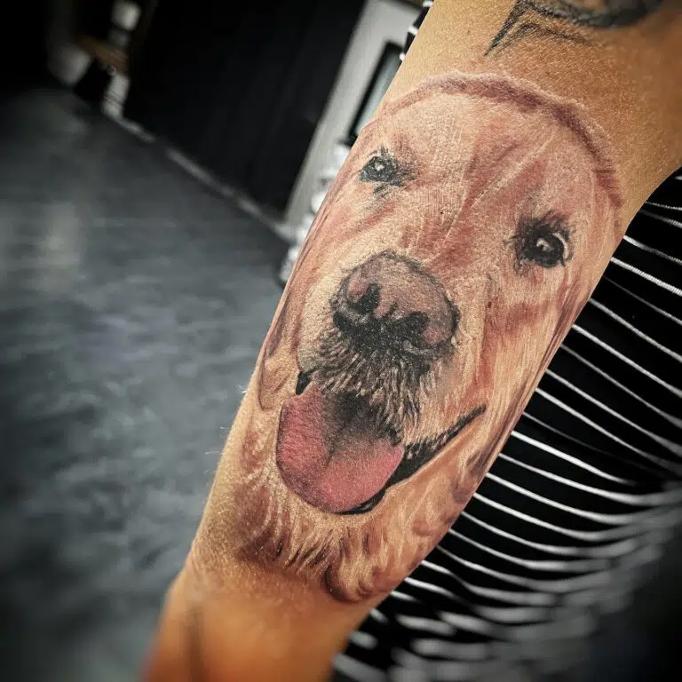 Tetování zvíře, pes na předloktí