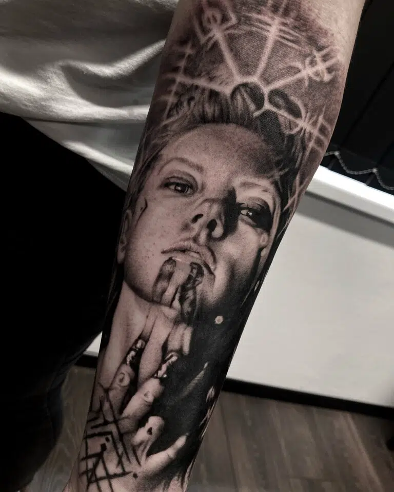Tetování portrét na předloktí