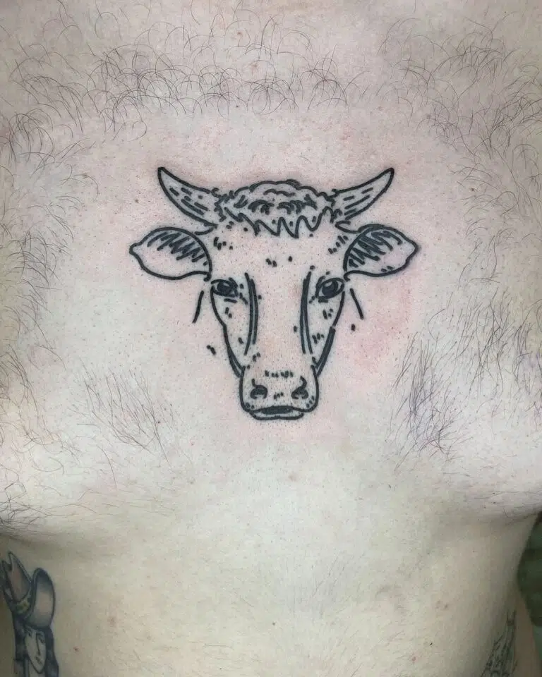 Tetování zvíře, kráva na hrudi
