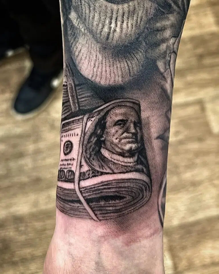 Tetování předmět Dollar na předloktí