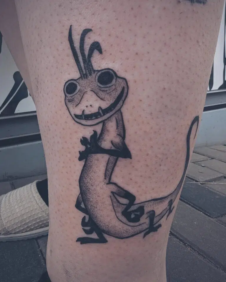 Tetování ještěrka zvíře na holeň