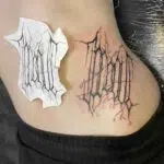 Tetování neo tribal ornament, nápis na bok