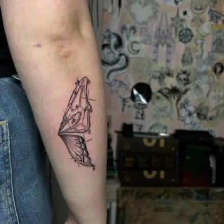 Tetování zvíře motýl na předloktí