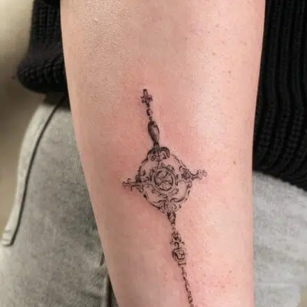 Tetování ornamenty na předloktí