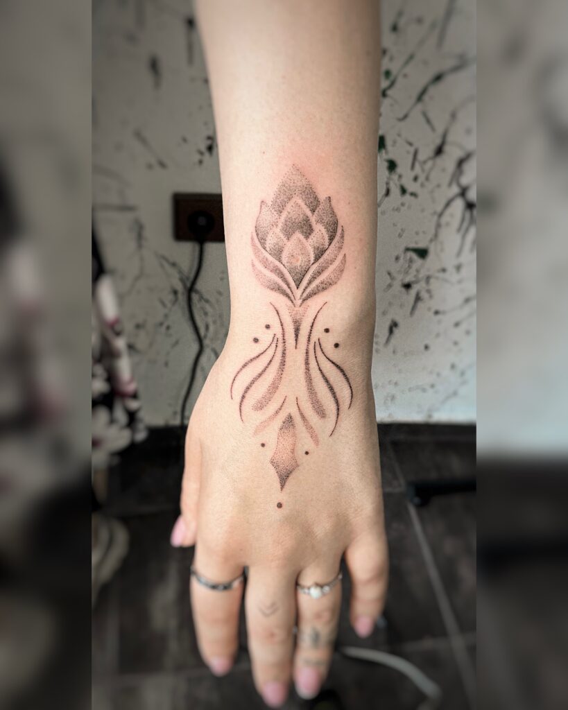 Tetovaní mandala na ruce