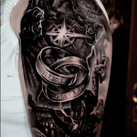 Tetování na rameni, medvěd, příroda, les, kompas